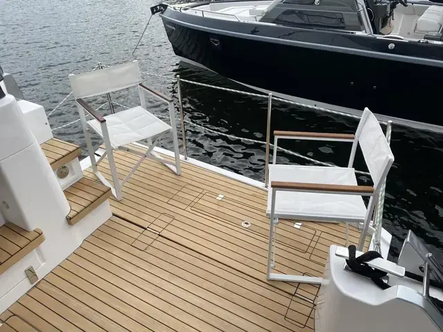 Schaefer 450 Flybridge