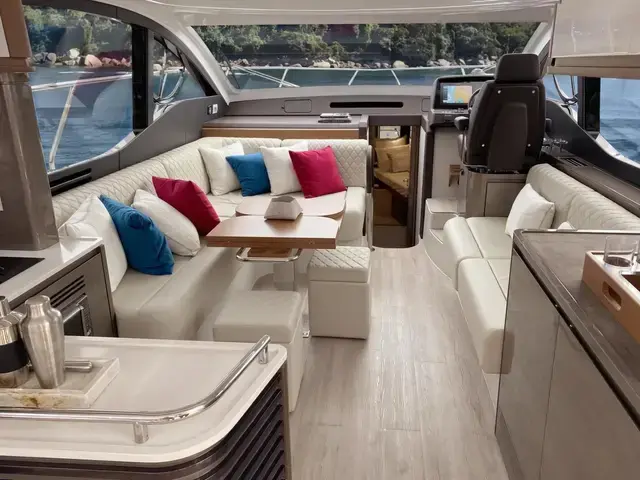 Schaefer 450 Flybridge