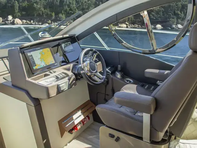 Schaefer 450 Flybridge