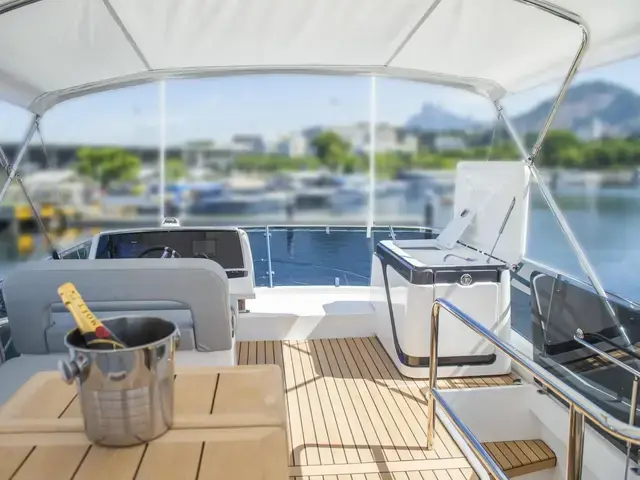 Schaefer 450 Flybridge