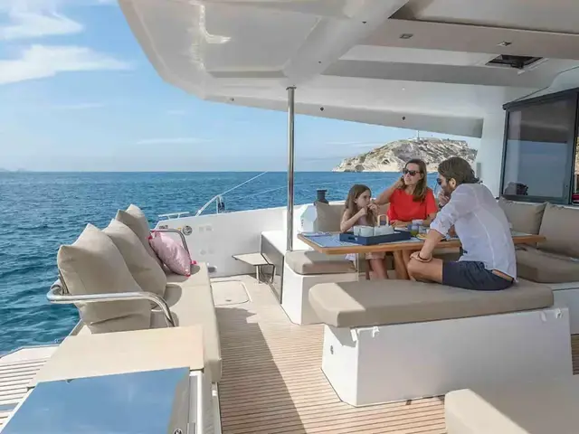 Fountaine Pajot Astrea 42