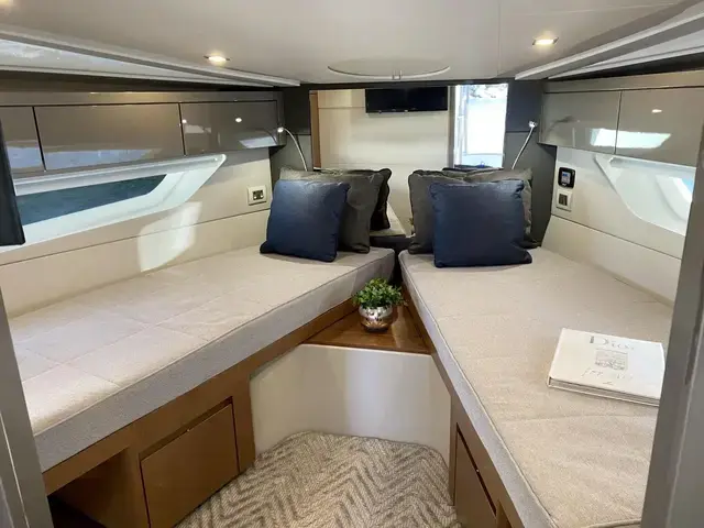 Schaefer 450 Flybridge