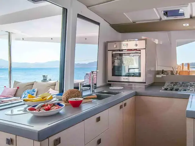 Fountaine Pajot Astrea 42