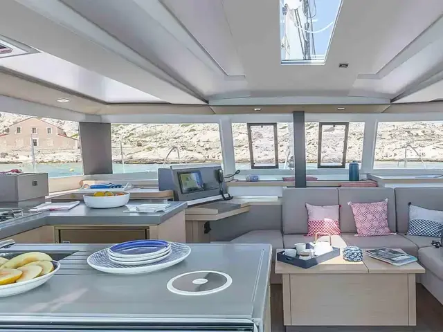 Fountaine Pajot Astrea 42