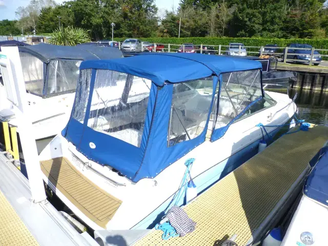 Sea Ray 230 Signature