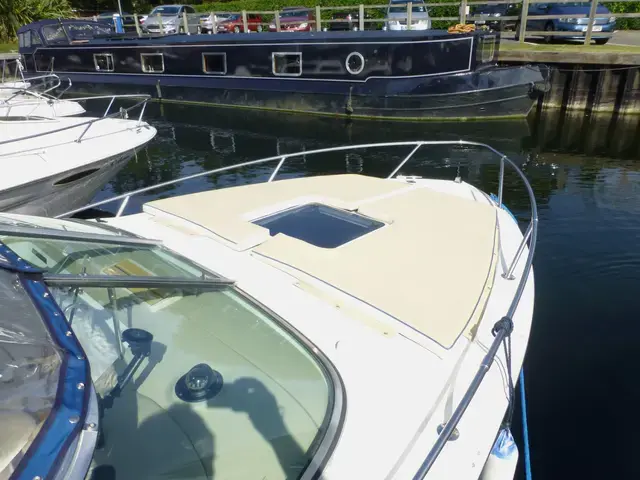 Sea Ray 230 Signature