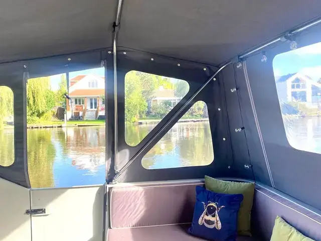 Collingwood Eurocruiser 65 x 12' 6 Widebeam