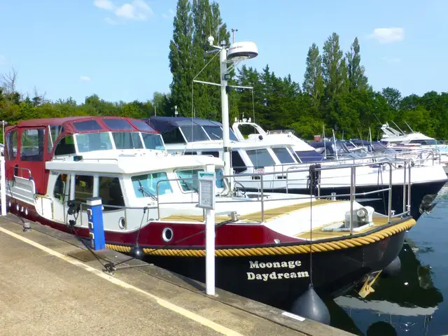 Linssen Dutch Sturdy 380AC Dutch Steel Cruiser