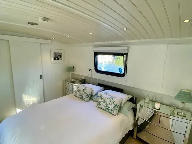 Collingwood Eurocruiser 65 x 12' 6 Widebeam