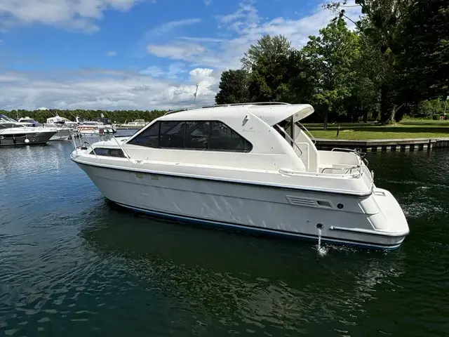 Motor Yacht Renaissance 31