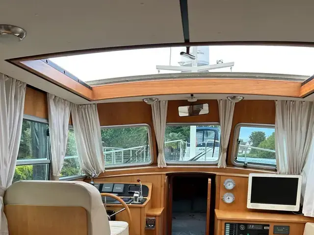 Linssen Grand Sturdy Sedan 29.9