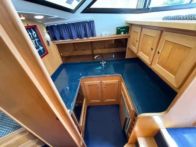 Motor Yacht Renaissance 31