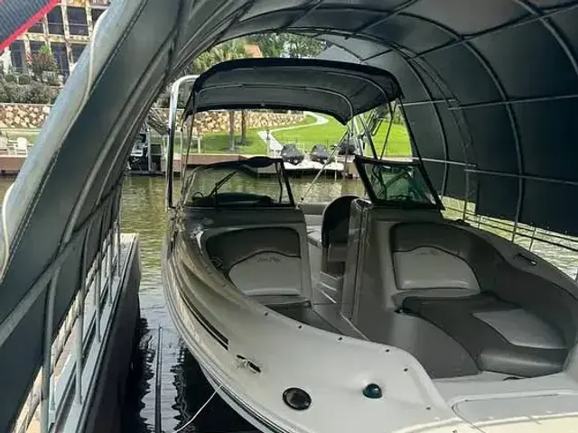 Sea Ray 240 Sundeck