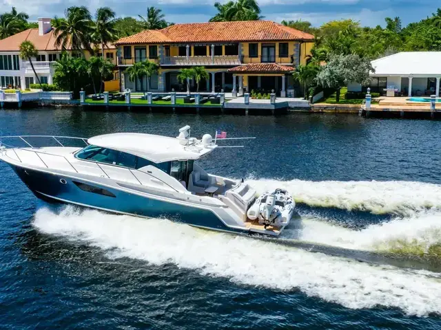 Tiara Yachts C44 Coupe