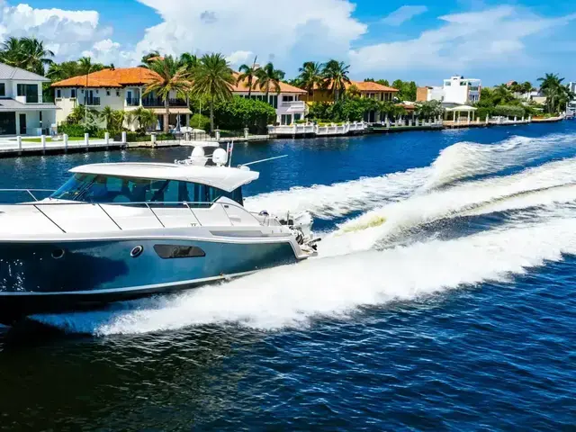 Tiara Yachts C44 Coupe