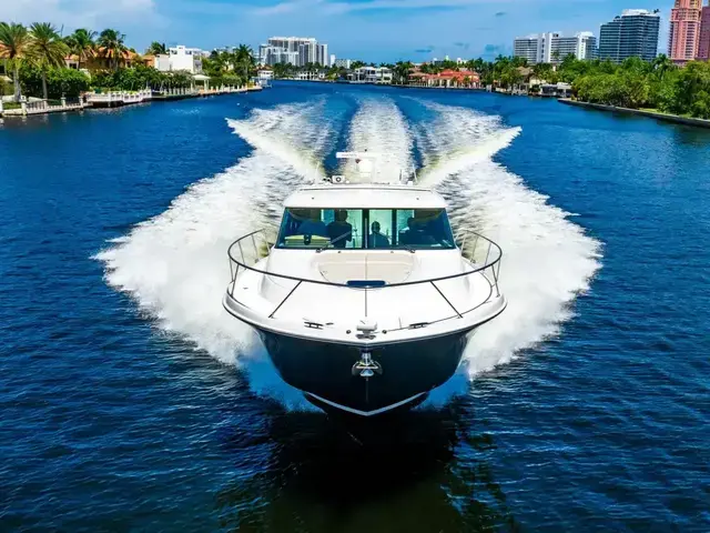 Tiara Yachts C44 Coupe