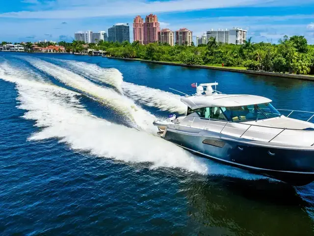 Tiara Yachts C44 Coupe