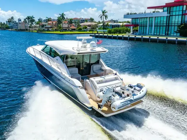 Tiara Yachts C44 Coupe