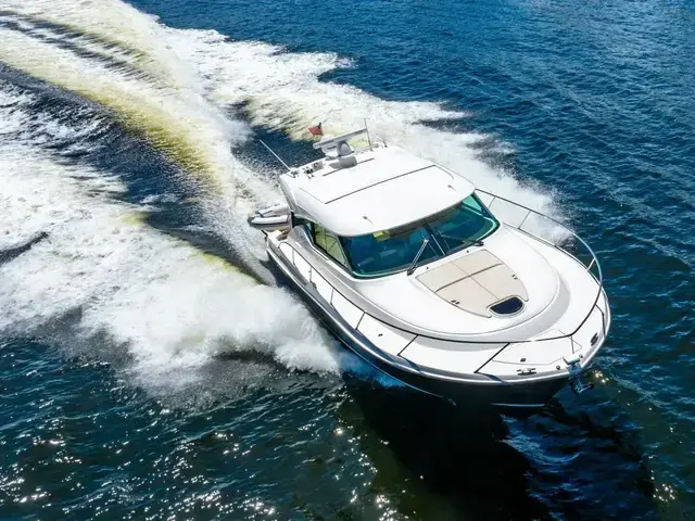 Tiara Yachts C44 Coupe