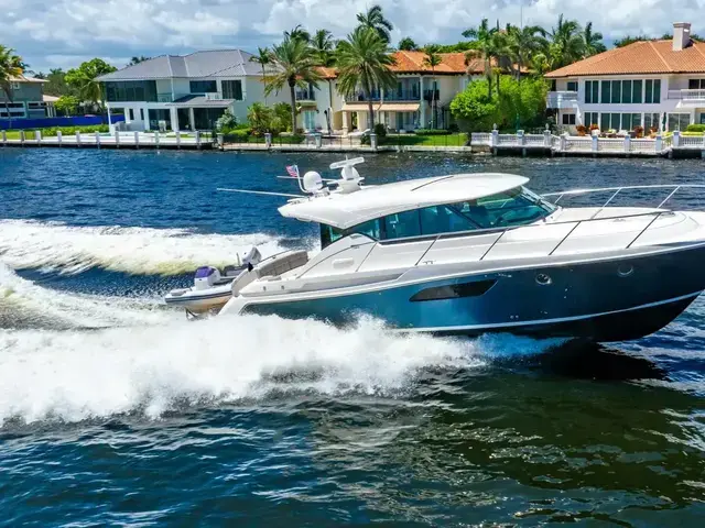 Tiara Yachts C44 Coupe