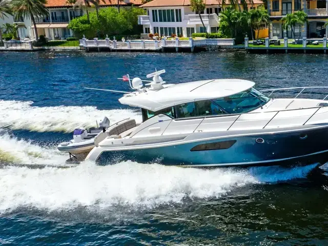 Tiara Yachts C44 Coupe