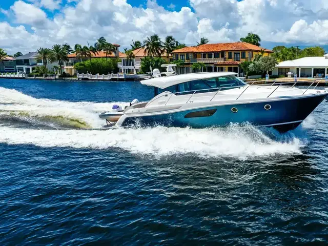 Tiara Yachts C44 Coupe