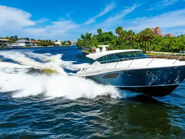 Tiara Yachts C44 Coupe