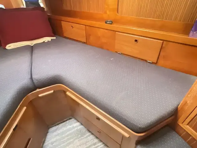 Sabre 36 Aft Cabin Trawler