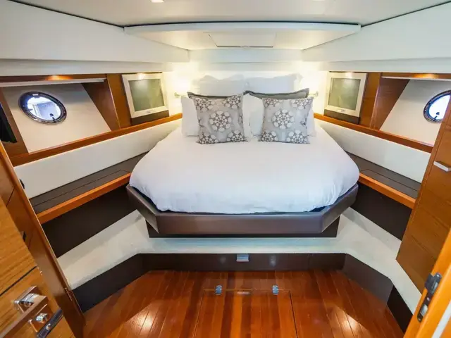 Tiara Yachts C44 Coupe