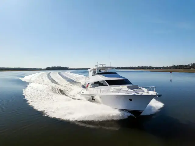 Hatteras M60