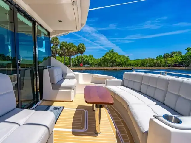 Tiara Yachts C44 Coupe