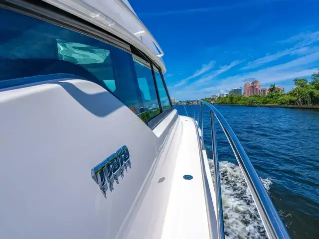 Tiara Yachts C44 Coupe