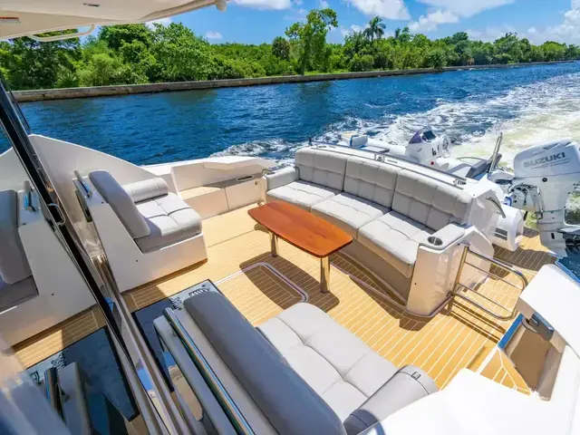 Tiara Yachts C44 Coupe