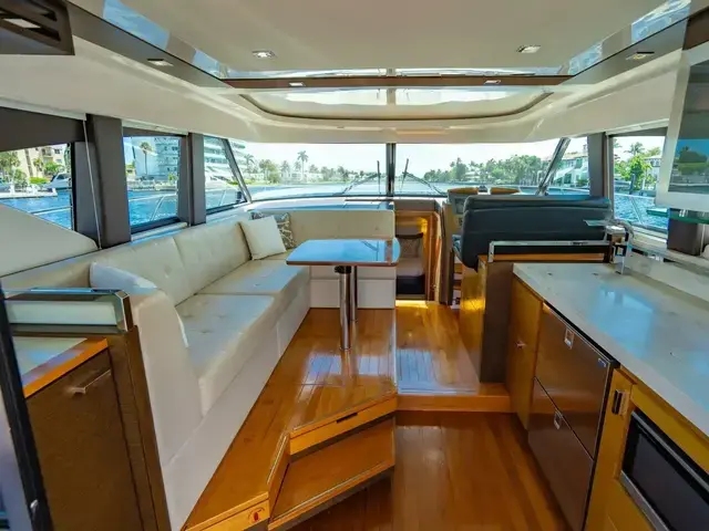 Tiara Yachts C44 Coupe