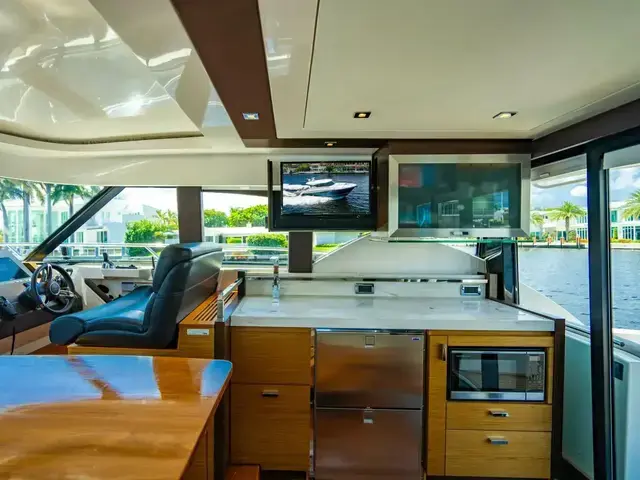 Tiara Yachts C44 Coupe