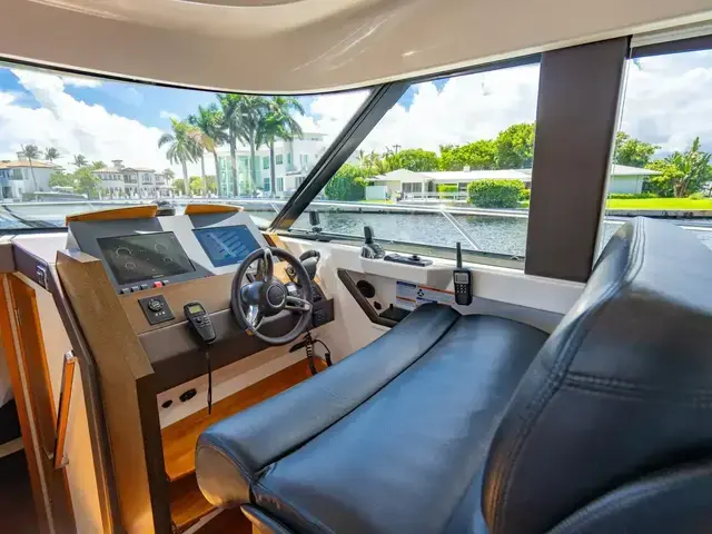 Tiara Yachts C44 Coupe