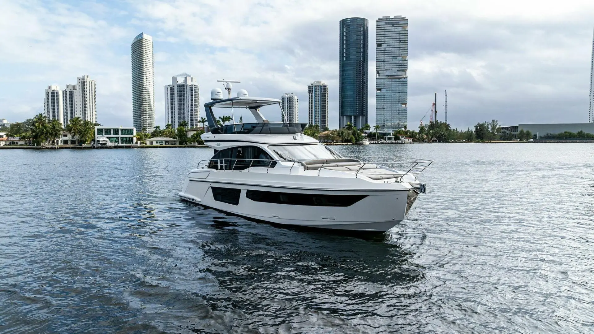 2025 Azimut 53 fly