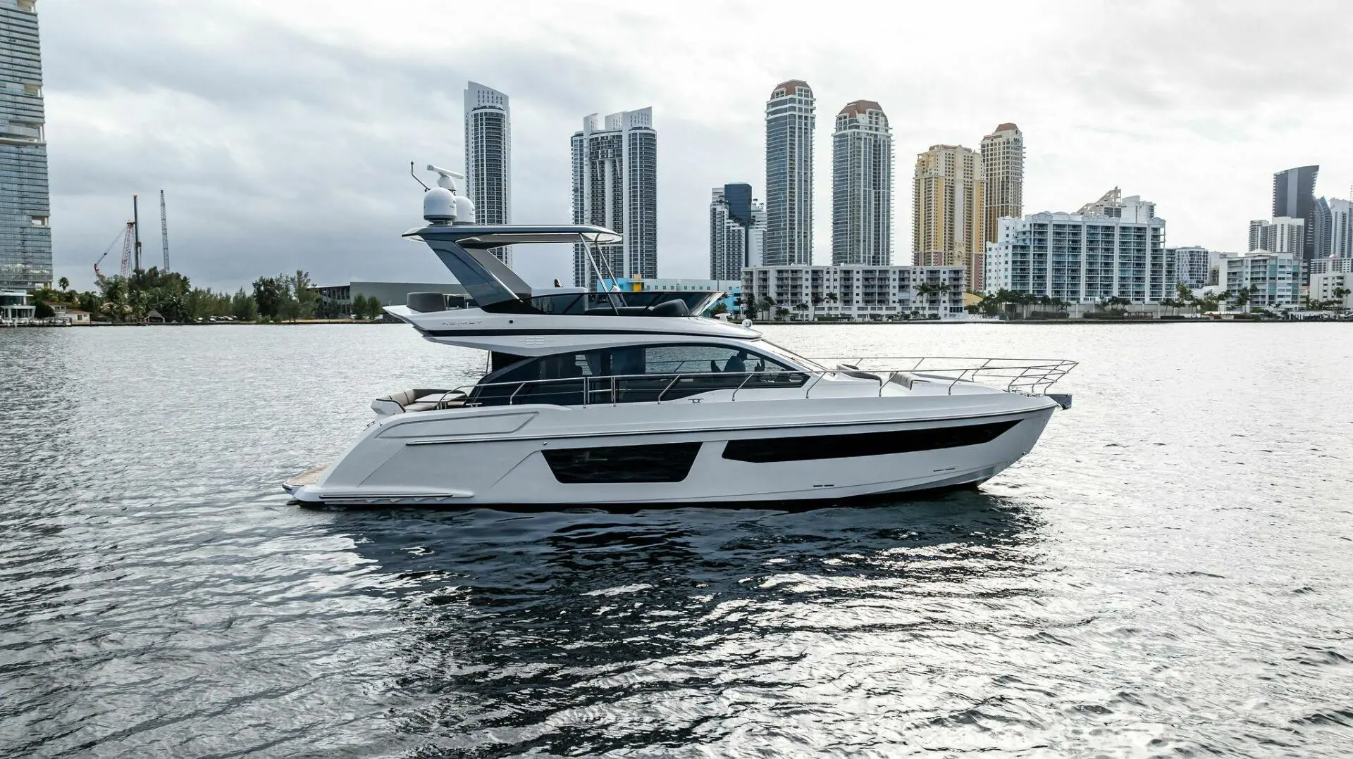 2025 Azimut 53 fly