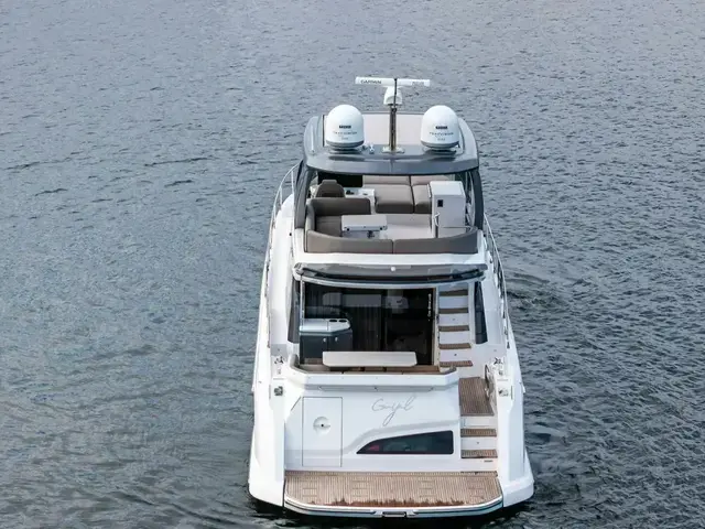 Azimut 53 Fly