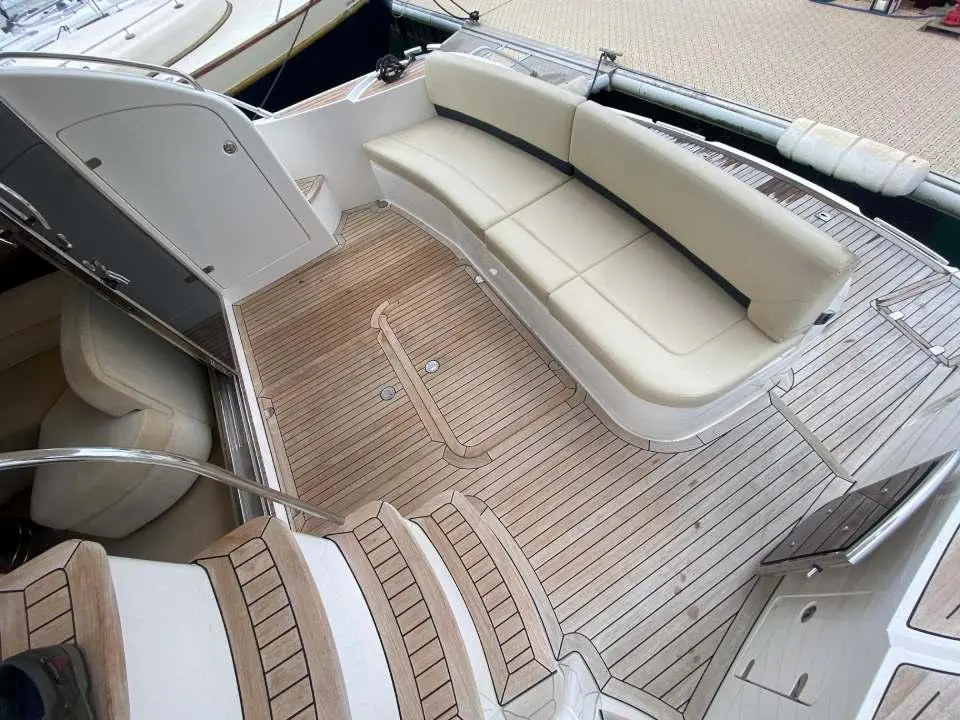 2008 Princess 42 flybridge