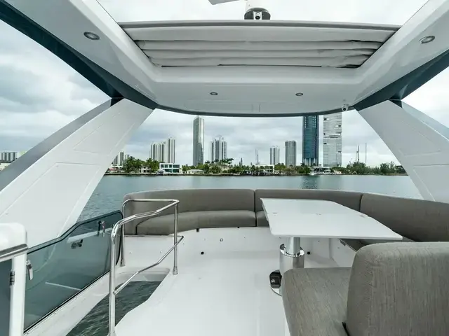 Azimut 53 Fly