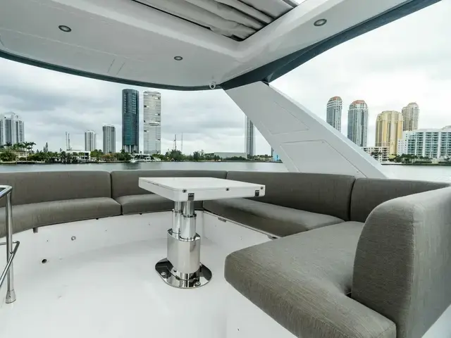 Azimut 53 Fly