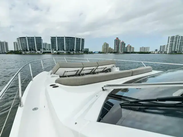 Azimut 53 Fly