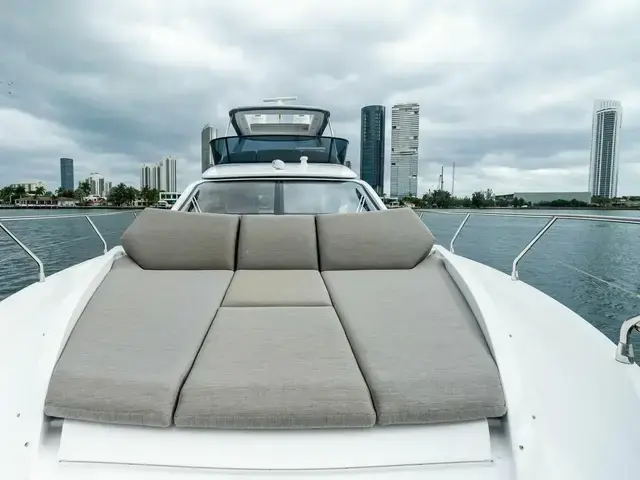 Azimut 53 Fly