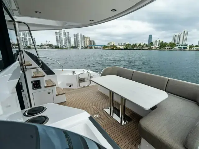 Azimut 53 Fly