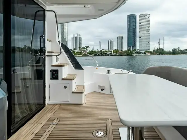 Azimut 53 Fly