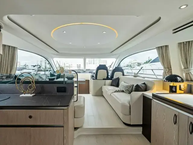 Azimut 53 Fly