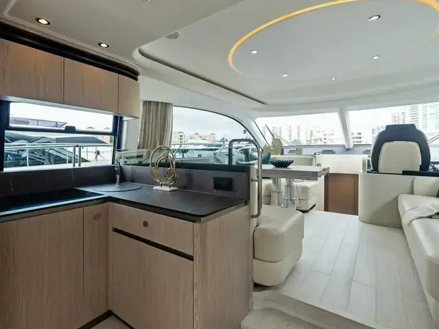 Azimut 53 Fly