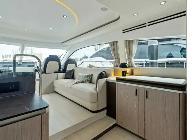 Azimut 53 Fly