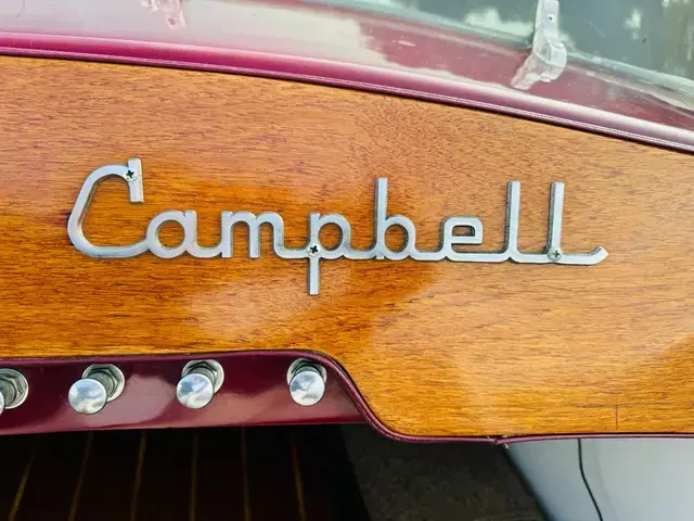 Campbell 32 Flybridge Cruiser